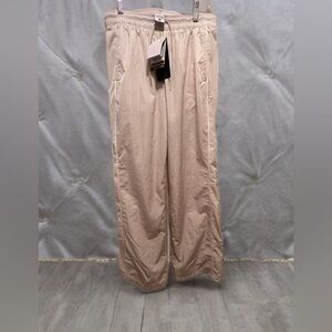 NWT Nike Women’s Wind Runner HR Water Repellent Standard Fit Athleisure Pants